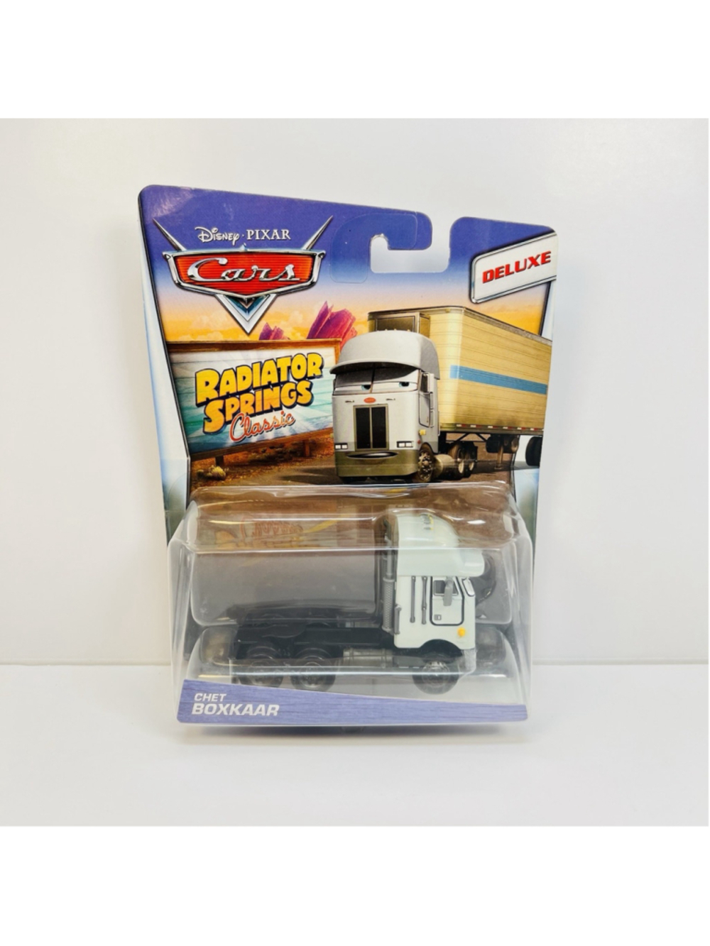 Disney Pixar Cars Chet Boxkaar Radiator Springs Deluxe Hauler